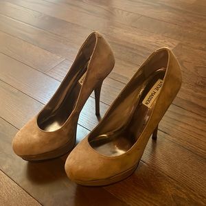 Taupe Steve Madden suede heels with platform size 8.5